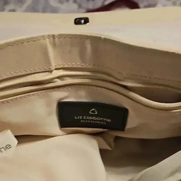 Liz Clarborne Pocketbook - Picture 9 of 12